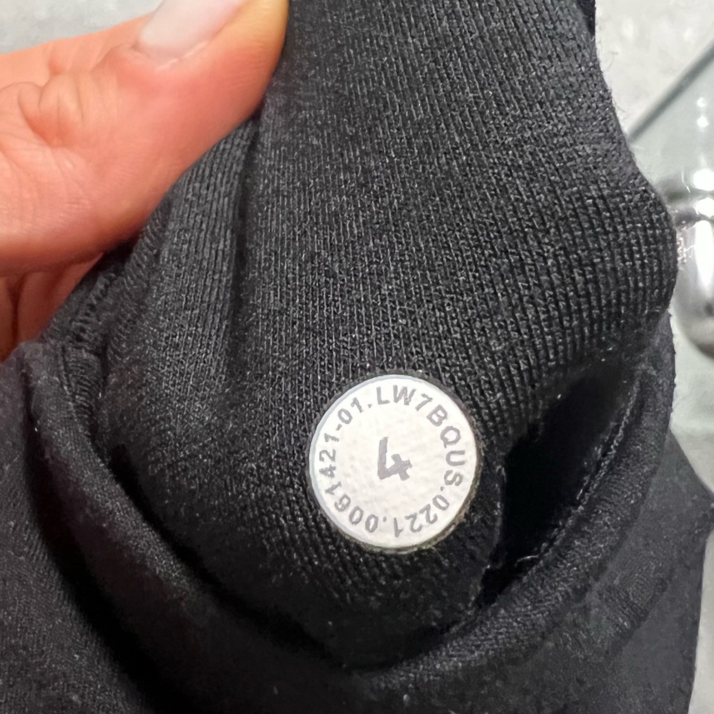 Lululemon Hight Rise - Picture 4 of 4